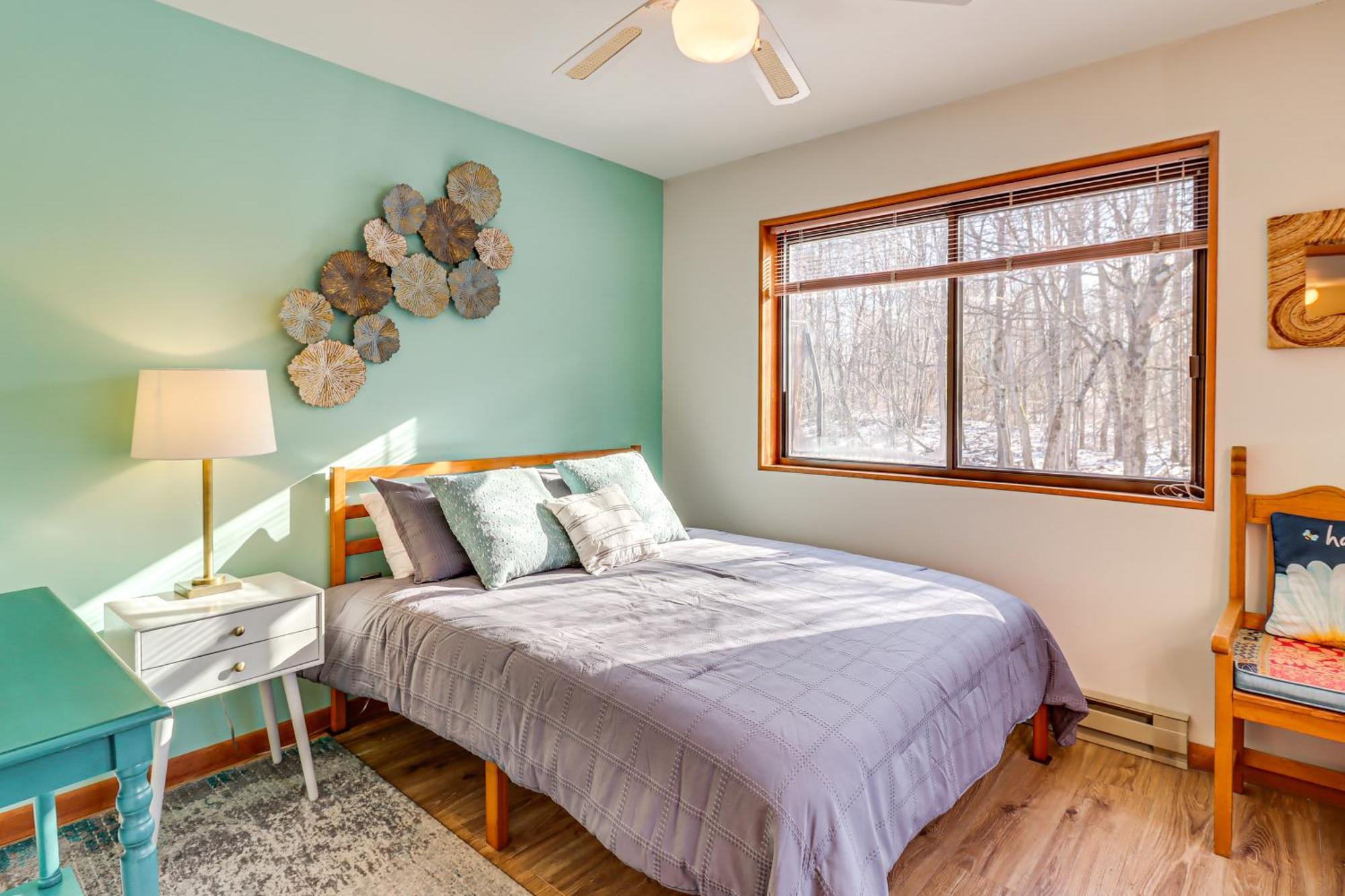 Poconos Home With Private Spa And Fire Pit Long Pond Ngoại thất bức ảnh