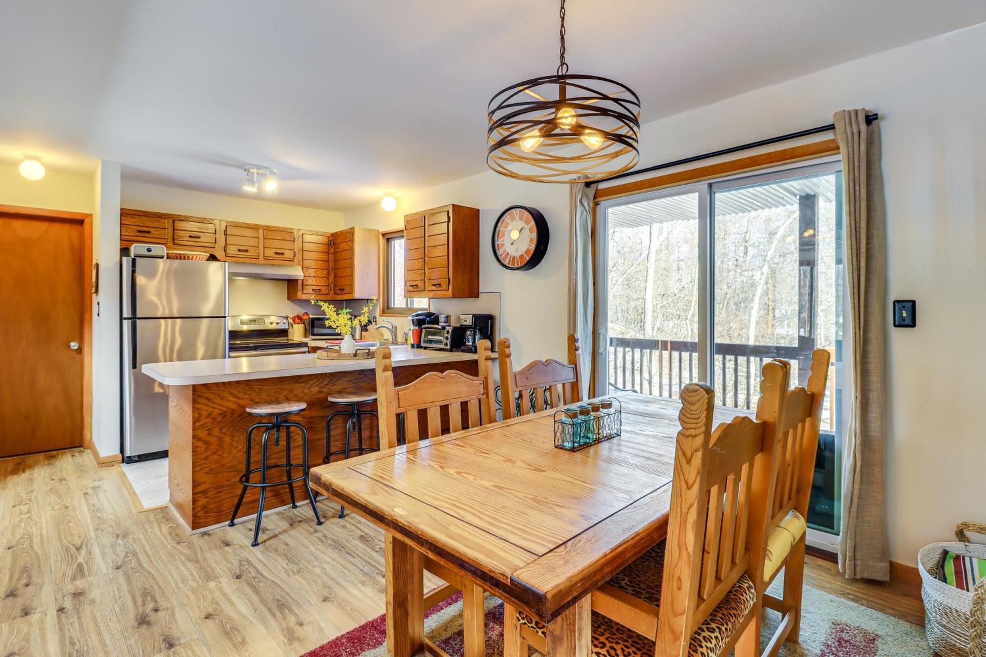 Poconos Home With Private Spa And Fire Pit Long Pond Ngoại thất bức ảnh