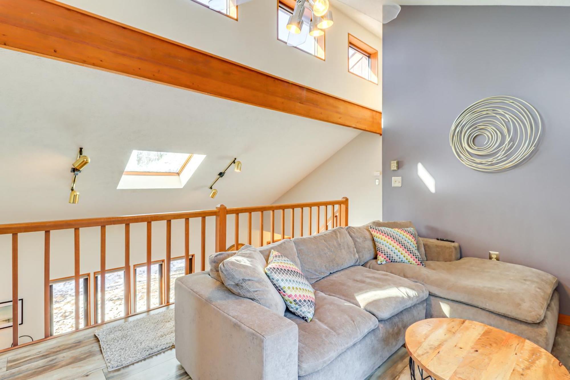 Poconos Home With Private Spa And Fire Pit Long Pond Ngoại thất bức ảnh