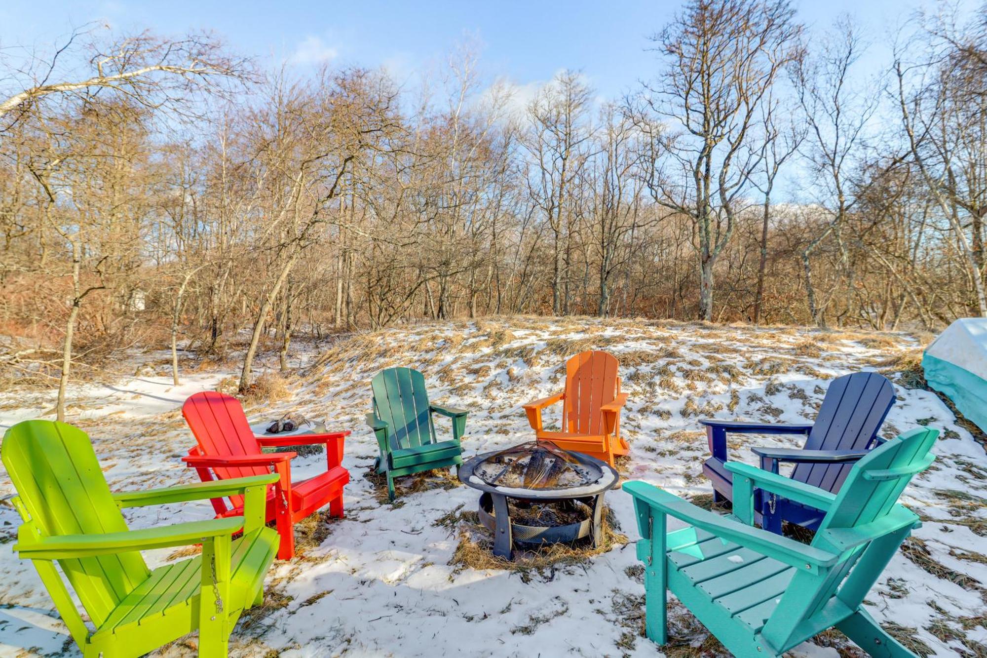 Poconos Home With Private Spa And Fire Pit Long Pond Ngoại thất bức ảnh